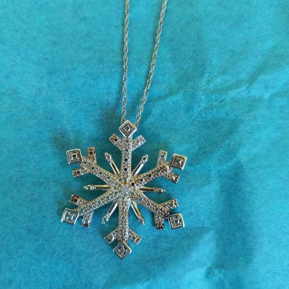 NIB Diamond SS Snowflake Pendant Necklace Sterling Silver - Picture 5 of 7